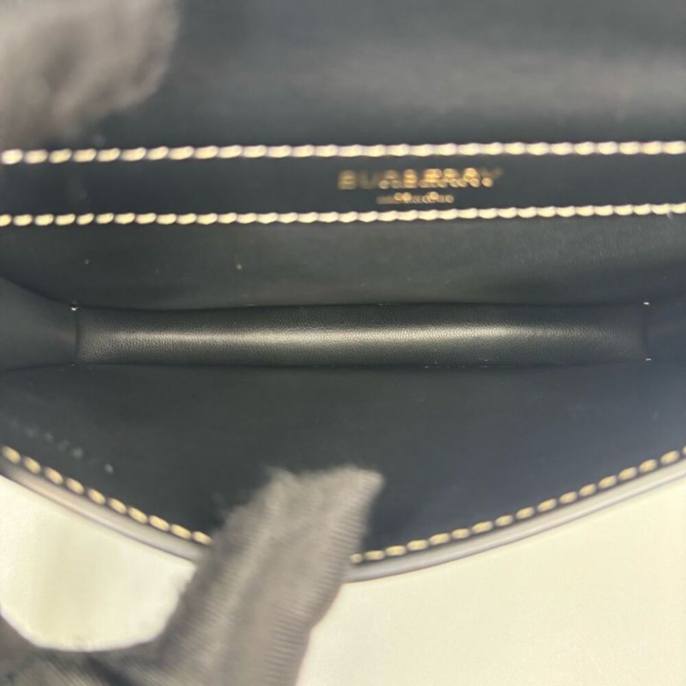 Burberry Women Pre-Loved Bag Very Good Condition - Picture 9 of 9